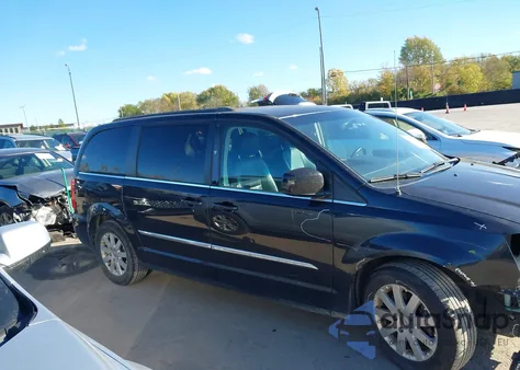 2015 Chrysler Town & Country Touring из США, поврежденный, VIN 2C4RC1BG4FR619309